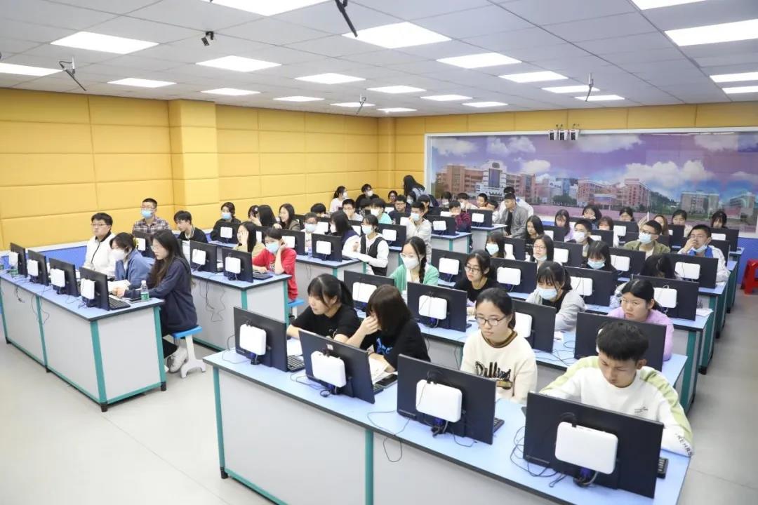 <a href=http://www.mitutoyo-qf.cn/school-399/ target=_blank class=infotextkey>xASI(y)ЌW(xu)У</a>
