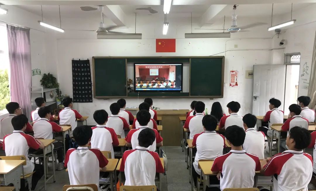 <a href=http://www.mitutoyo-qf.cn/school-455/ target=_blank class=infotextkey>Ȫи߼WУ</a>Ⱦ֪R}v