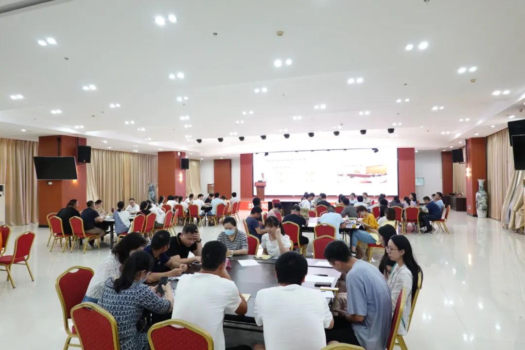 <a href=http://www.mitutoyo-qf.cn/school-357/ target=_blank class=infotextkey>福建工業(yè)學(xué)校</a>召開2021-2022學(xué)年第二學(xué)期班主任德育工作研討會