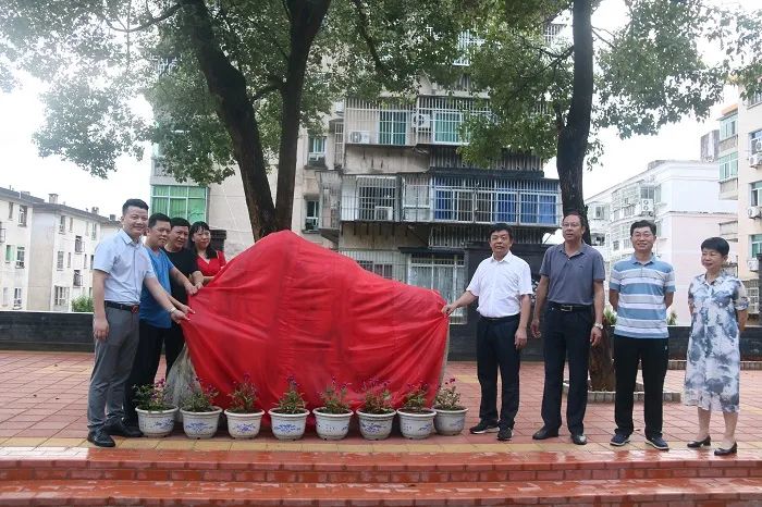 福建三明林業(yè)學(xué)校泉州校友一行返校共襄發(fā)展