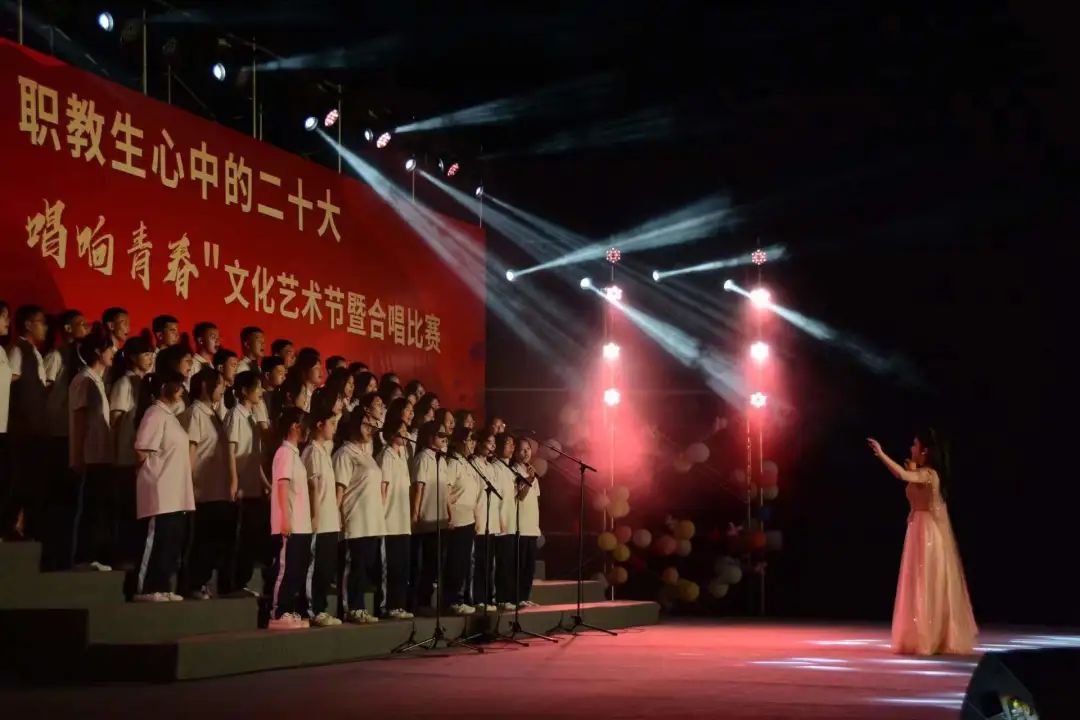 柘榮職業(yè)技術(shù)學(xué)校:“文明風(fēng)采,唱響青春”柘榮職業(yè)技術(shù)學(xué)校合唱比賽