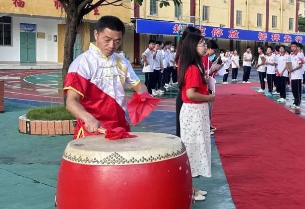 漳州市交通職業(yè)技術(shù)學(xué)校:載夢(mèng)出征試鋒芒 決勝中考必輝煌——交通中學(xué)2023年中考送考紀(jì)實(shí)