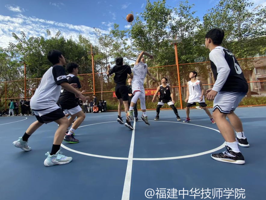 <a href=http://www.mitutoyo-qf.cn/school-504/ target=_blank class=infotextkey>福建中華技師學院</a>招生簡介